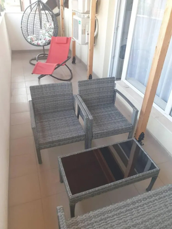 2-bed - Sleeps 4 - With Parking