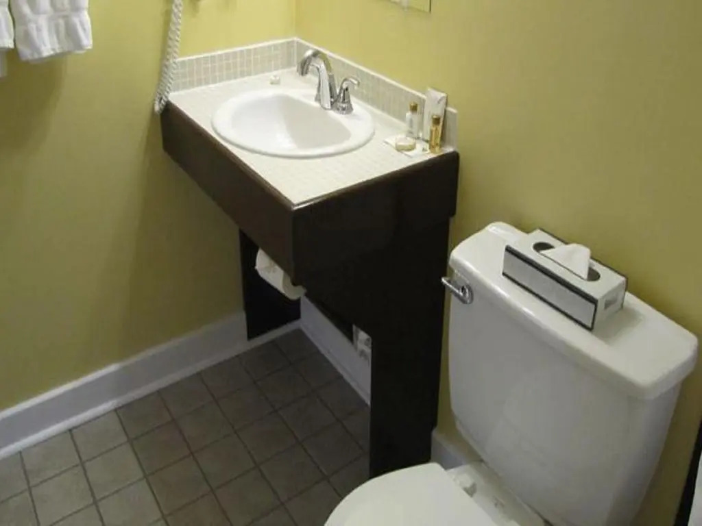 Grenfell Heritage Hotel & Suites