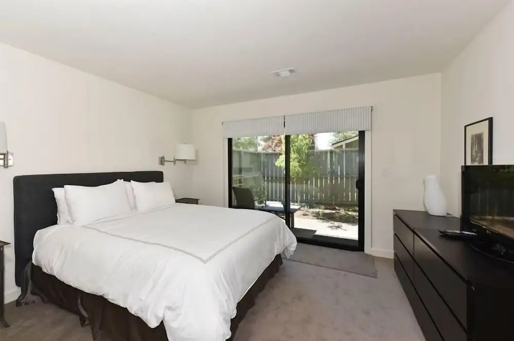 824 Oak Creek At Silverado 3 Bedroom Condo by RedAwning