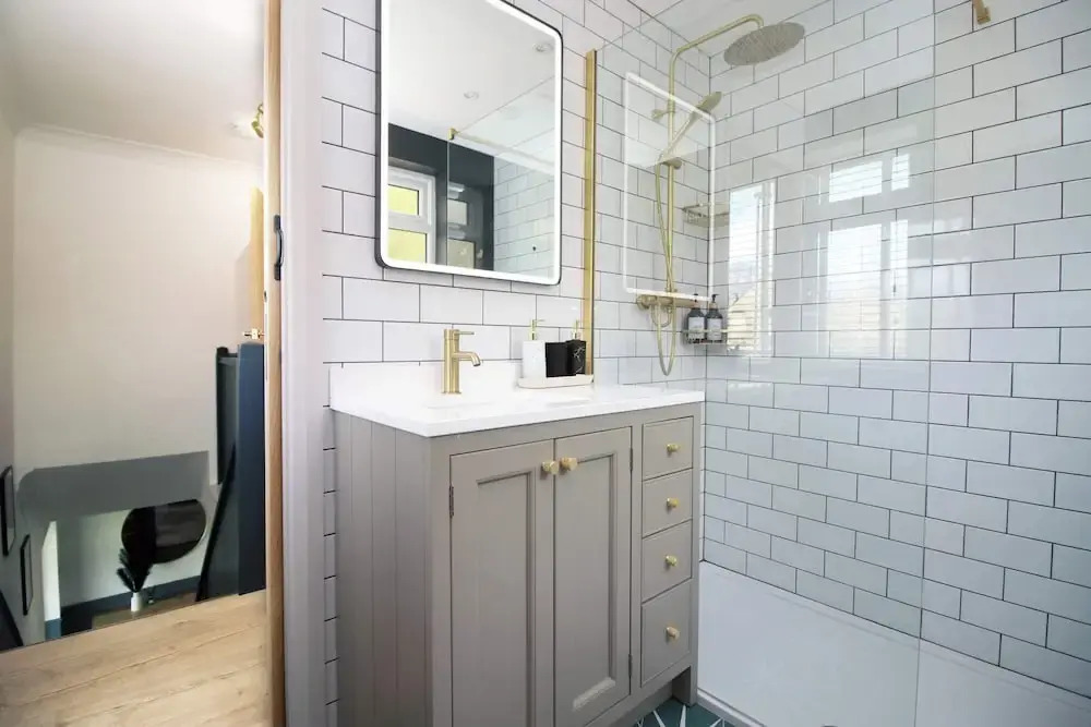 Stylish 3 Bed Home In Bath - Private Parking Wifi