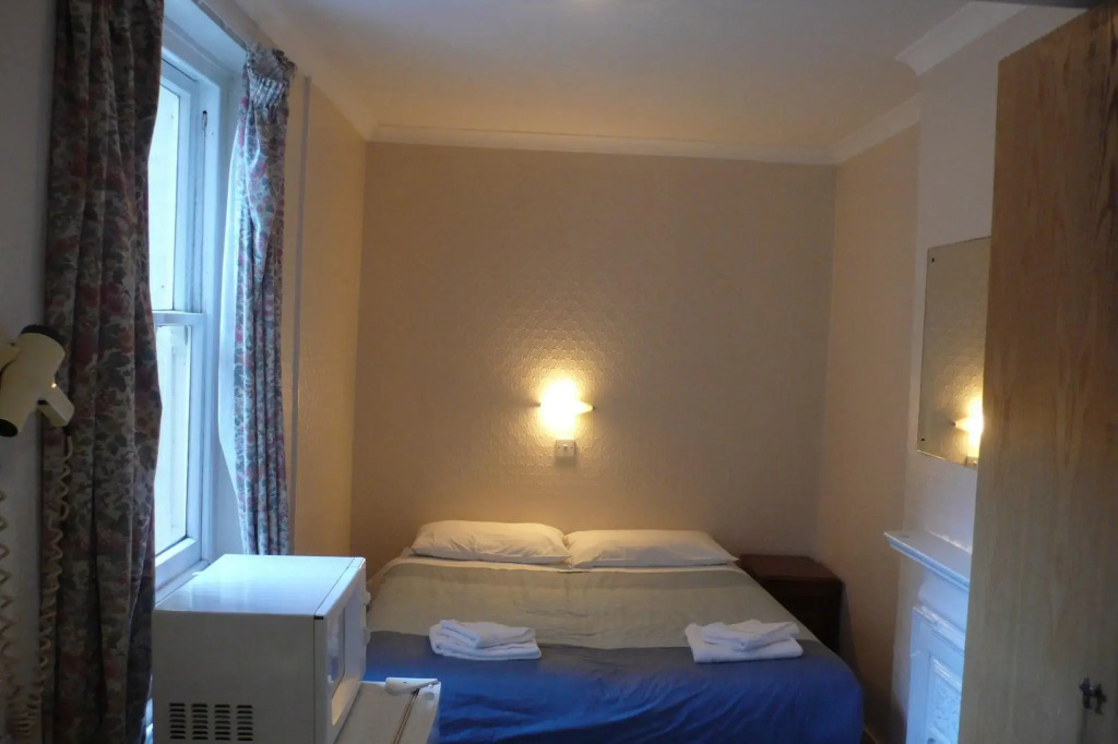 Pickwick Hall - Hostel