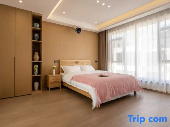 Inkstone Embraces the Pearl Homestay