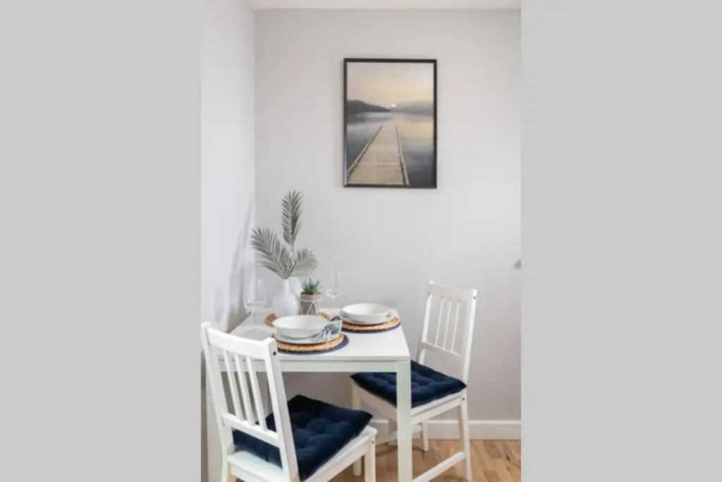 Roseland Apartment 4