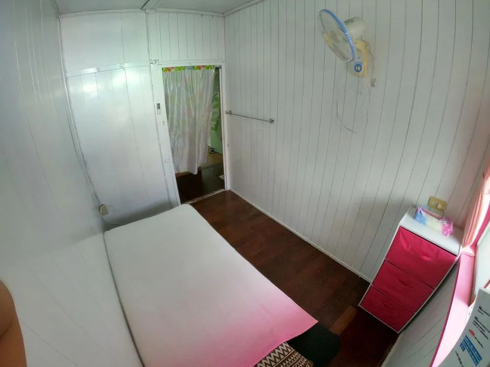 Guesthouse & Diving Seacolo