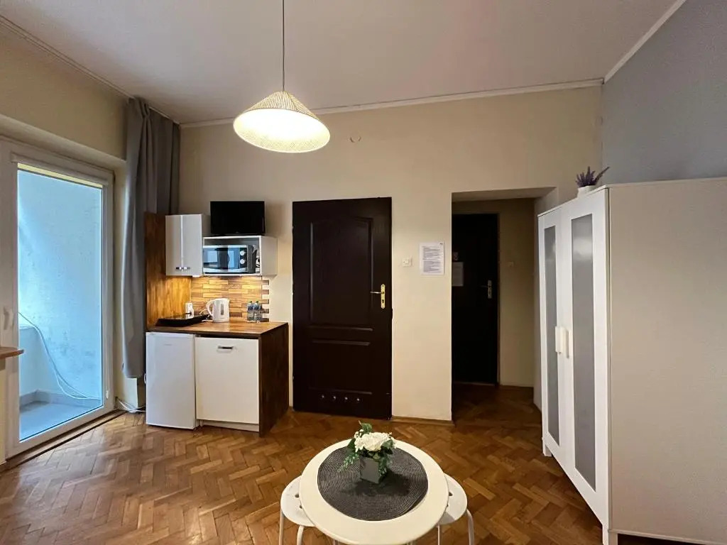 Hostel Helvetia - Private Rooms in City Center