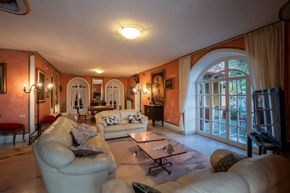 Villa Amalia Resort for family & friends