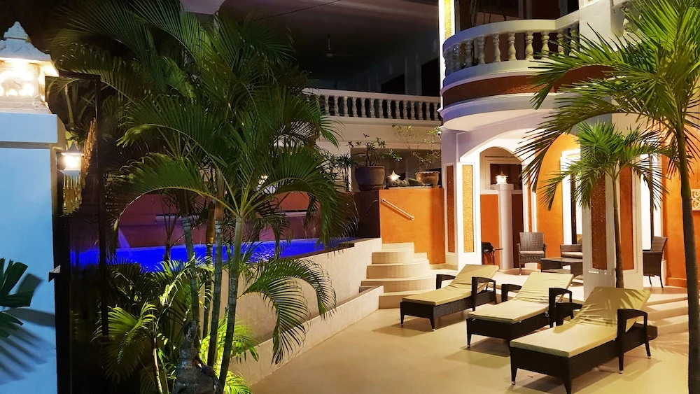 IZZYLAND Luxury Pool Villa Pattaya Walking Street