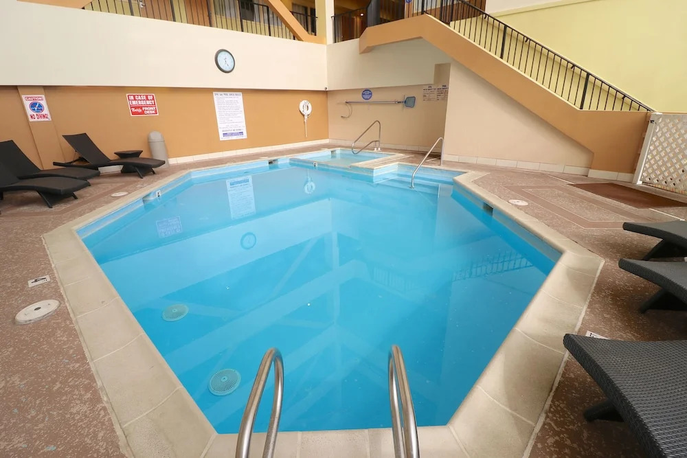 The Atrium Resort, Virginia Beach by Vacatia
