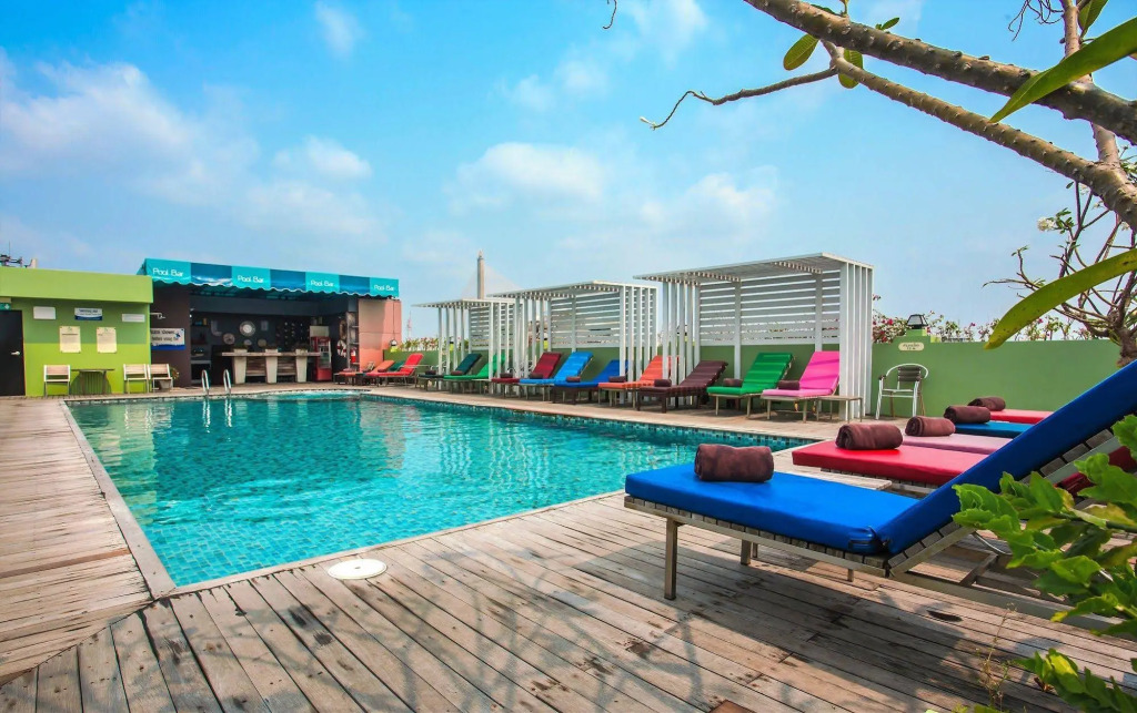 Nouvo City Hotel