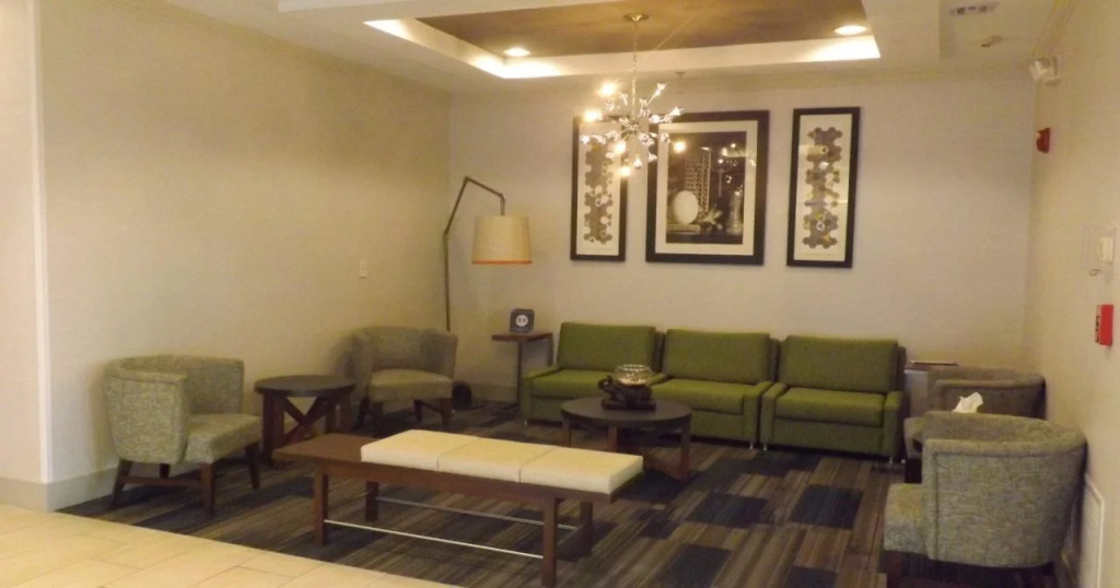 Holiday Inn Express & Suites Dyersburg by IHG