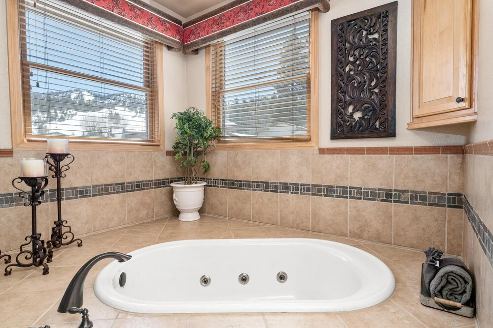 057 - Opulence at Wolf Creek