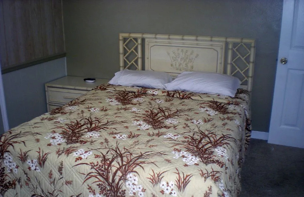 Beach House Motel