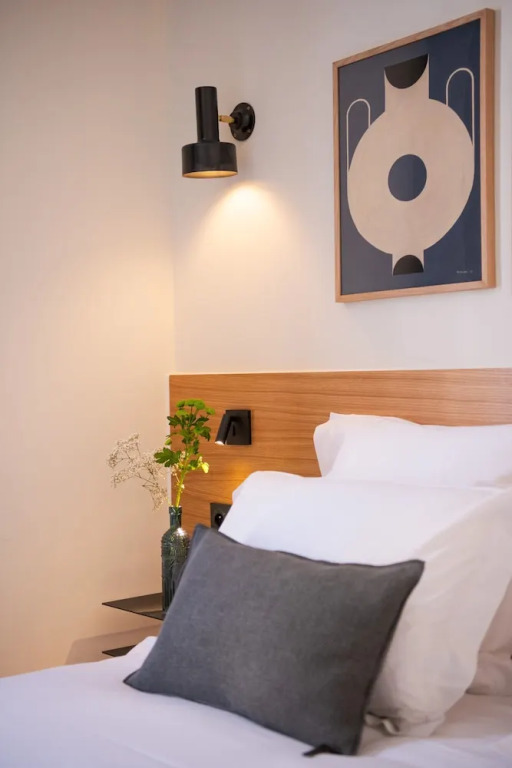 Tinah Paris, Aboukir