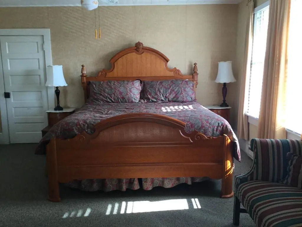 The Charleston Inn Hendersonville NC