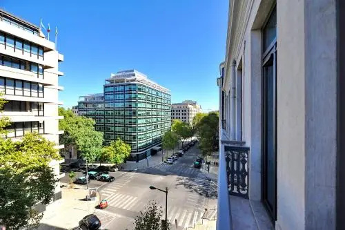 Excellent T1 in Cosmopolitan Building