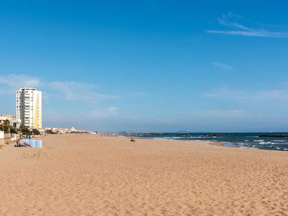 6-guests Seaview Stay in Valras Plage