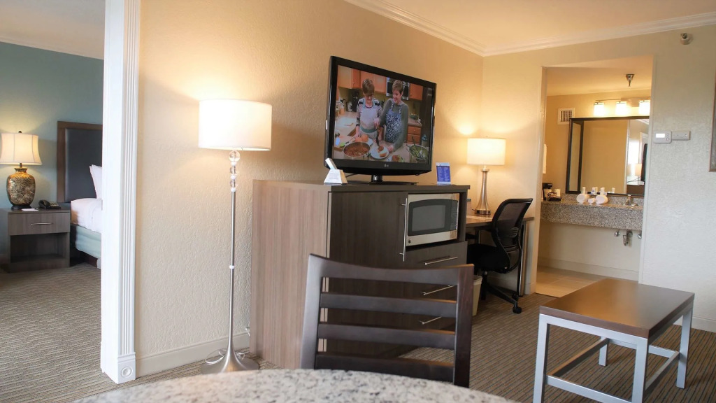 Spark by Hilton Sarasota Siesta Key Gateway