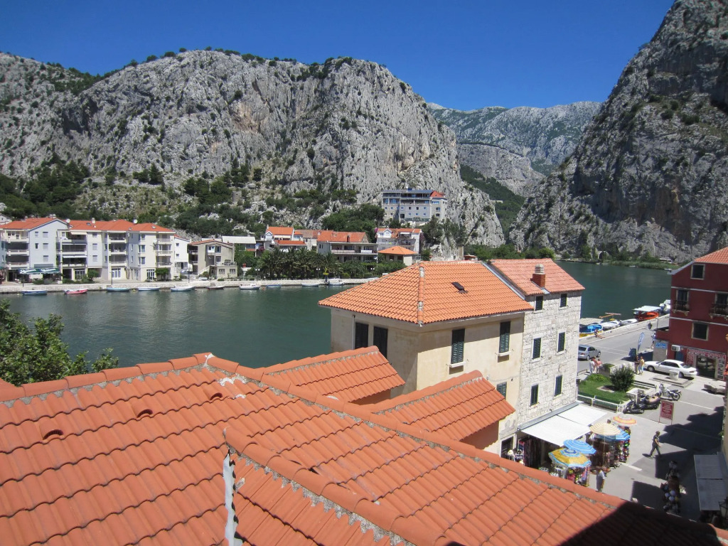 Apartment Božo A1 Omis, Riviera Omis