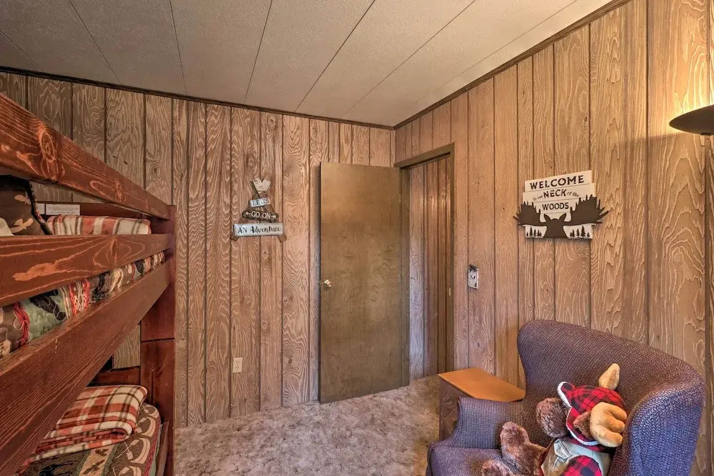 Show Low Cabin w/ Fire Pit: Near Hiking!