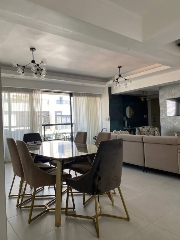 "luxurious and Elegant Apartment in Bella Vista"