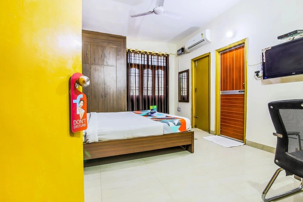 Vibrant Guest House By FabExpress