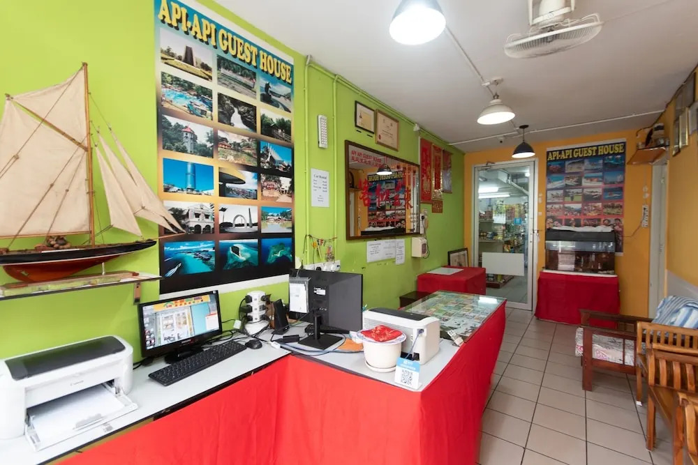 OYO 90184 Api Api Guesthouse 533