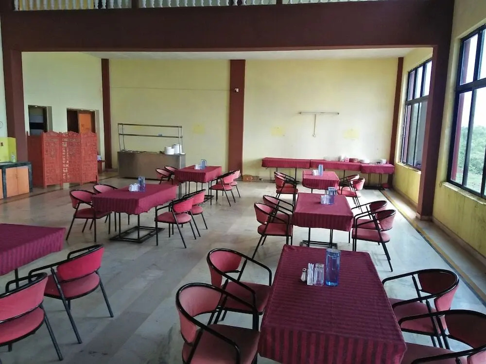 Shiv Sagar palace