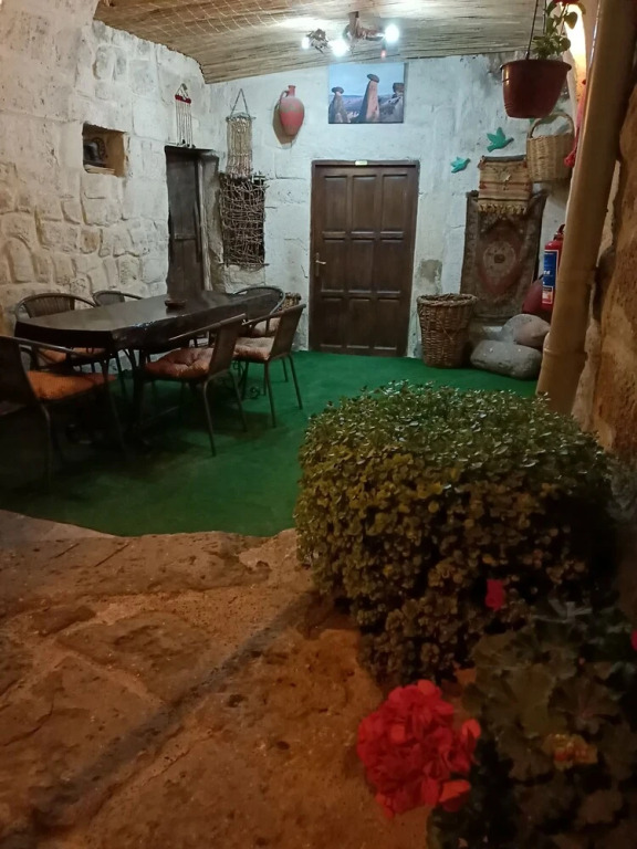 Naturels Cave House