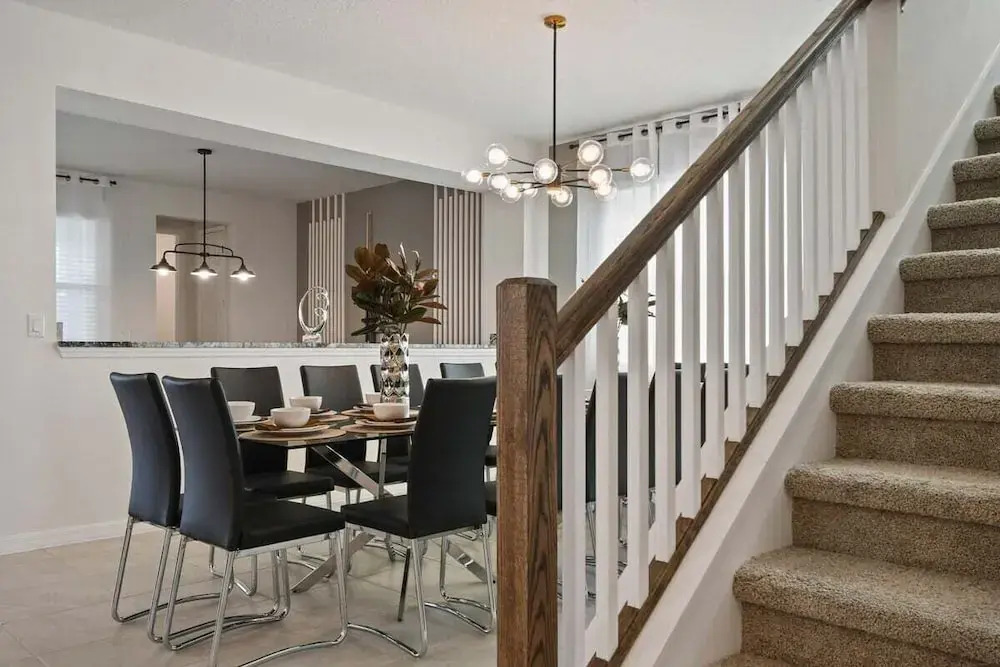 8950CBD Amazing 9BR Lakeview Villa in Solara