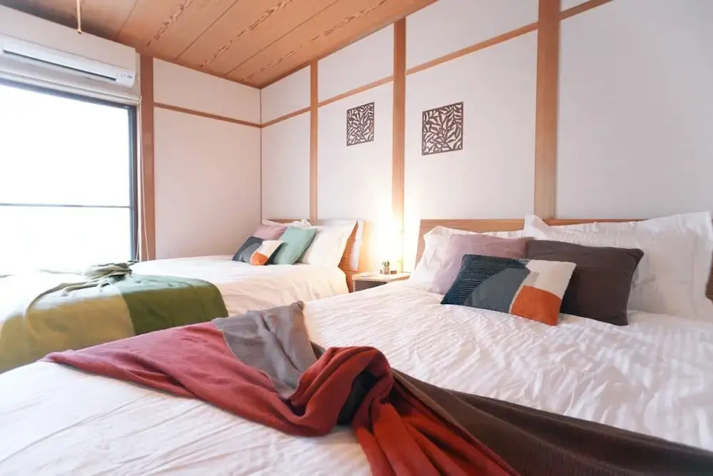 Tsurumibashi House