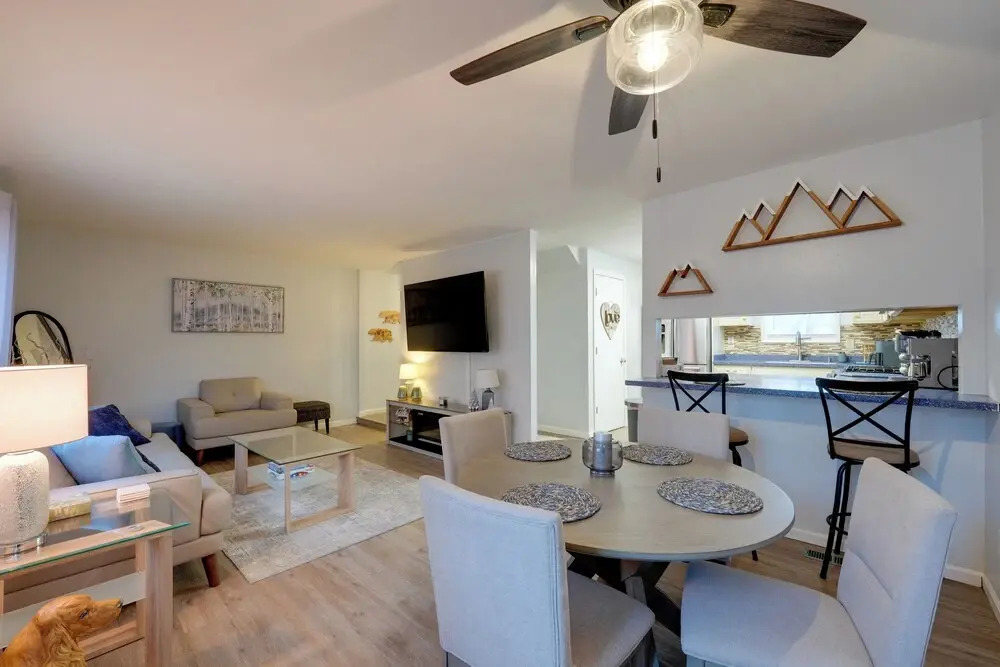 U-med District Townhome w/ Private Yard + Grill