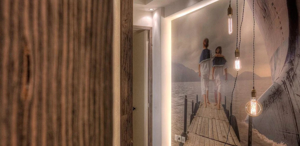 Harbor Suites