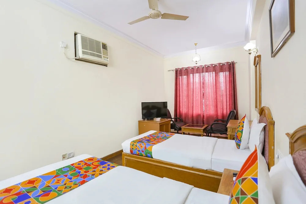 FabHotel Altus