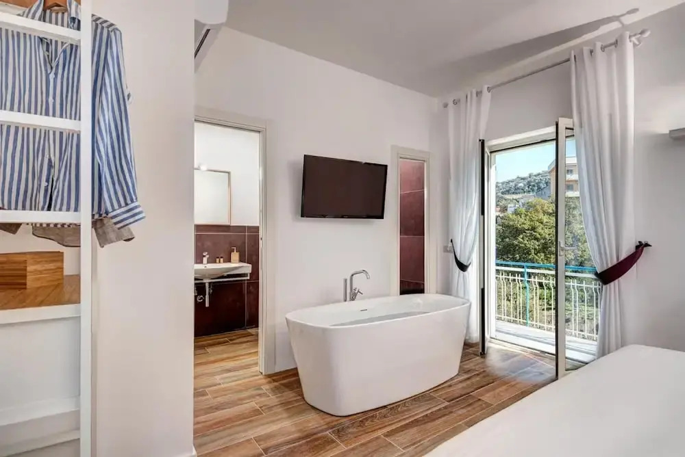 Caruso 6 by Villasandco RentalSorrento