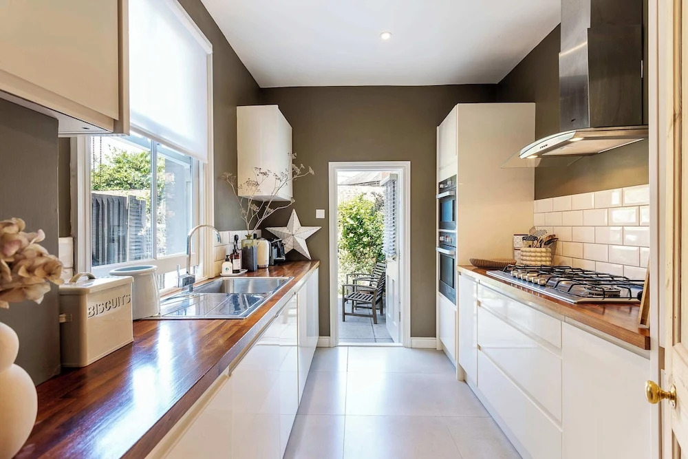 Tooting's Charming Victorian Garden Hideaway