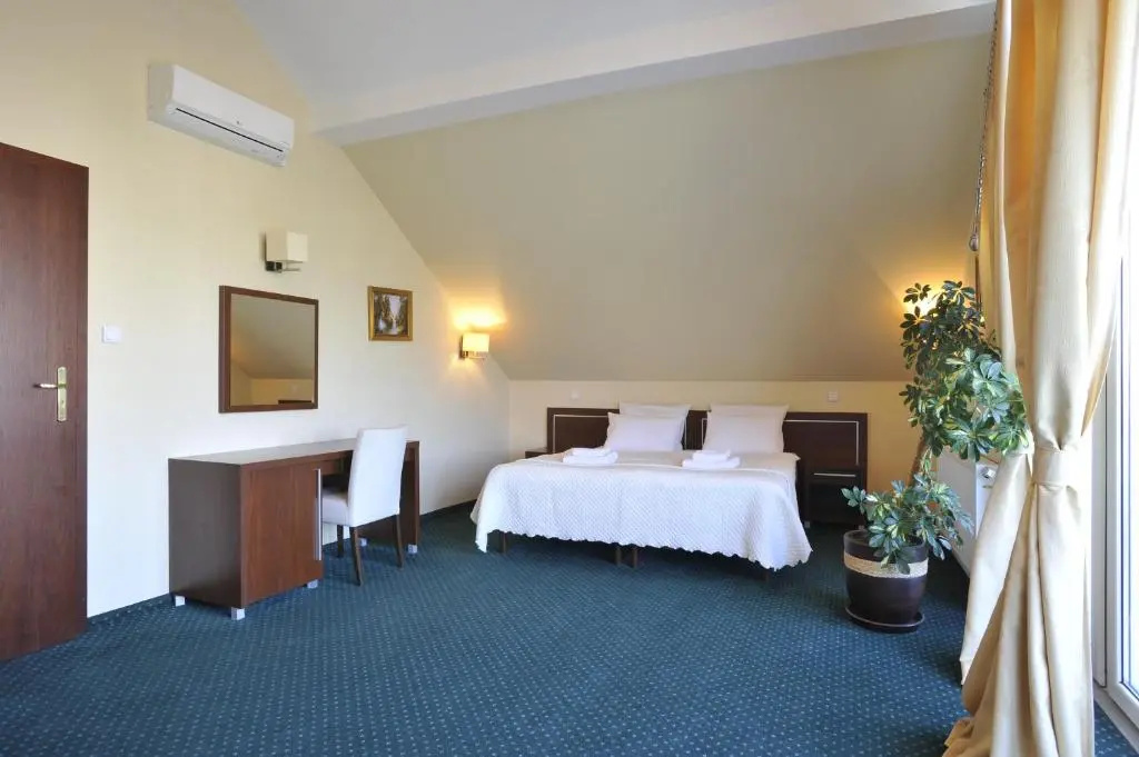 Hotel Lotos