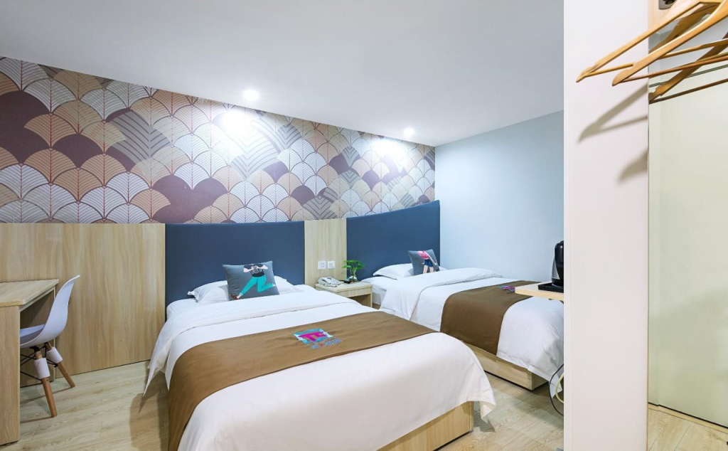 Pai Hotel Hangzhou Xiasha University South Wenhai Subway Station