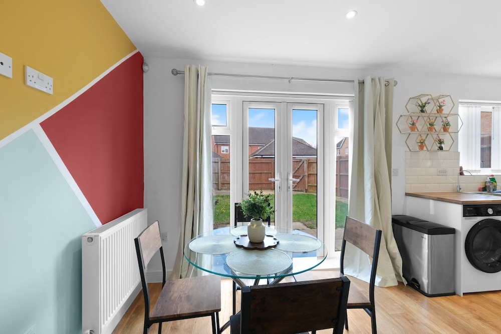 Stylish 3 Bedroom Home with Garden