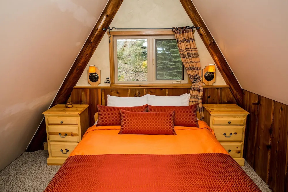 Silvertip Lodge