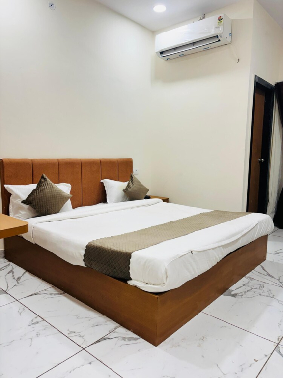 Hotel Venus Stays Near Prestige College Bhopal