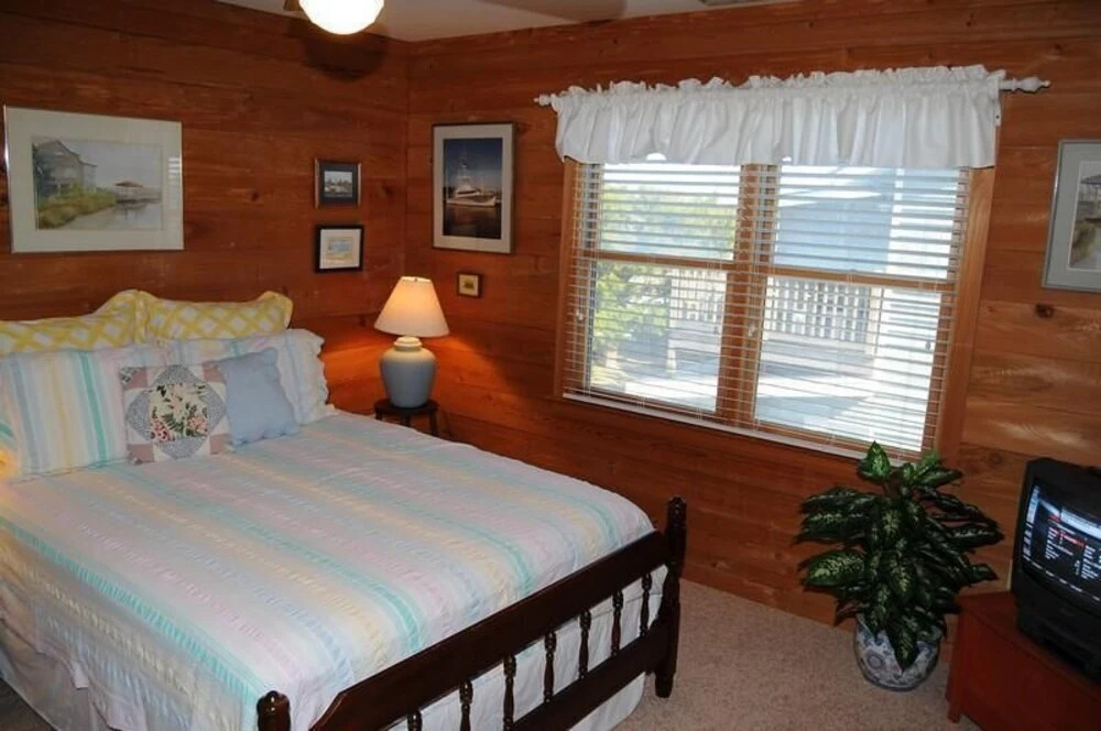 Flounder Inn - 4 Br Home
