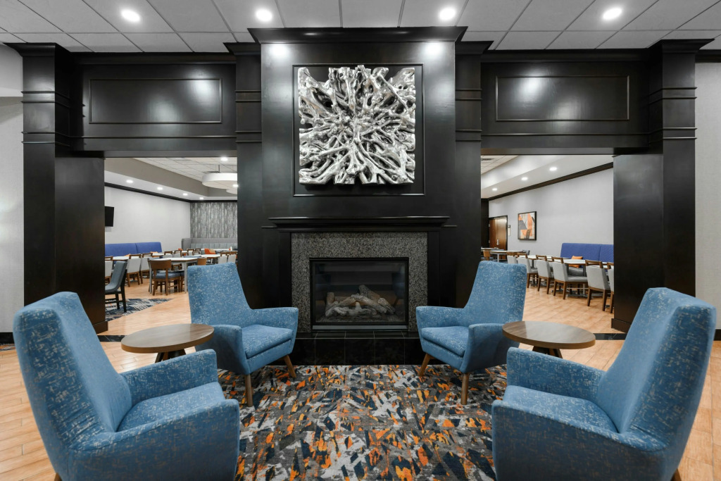 Hampton Inn Evansville Airport