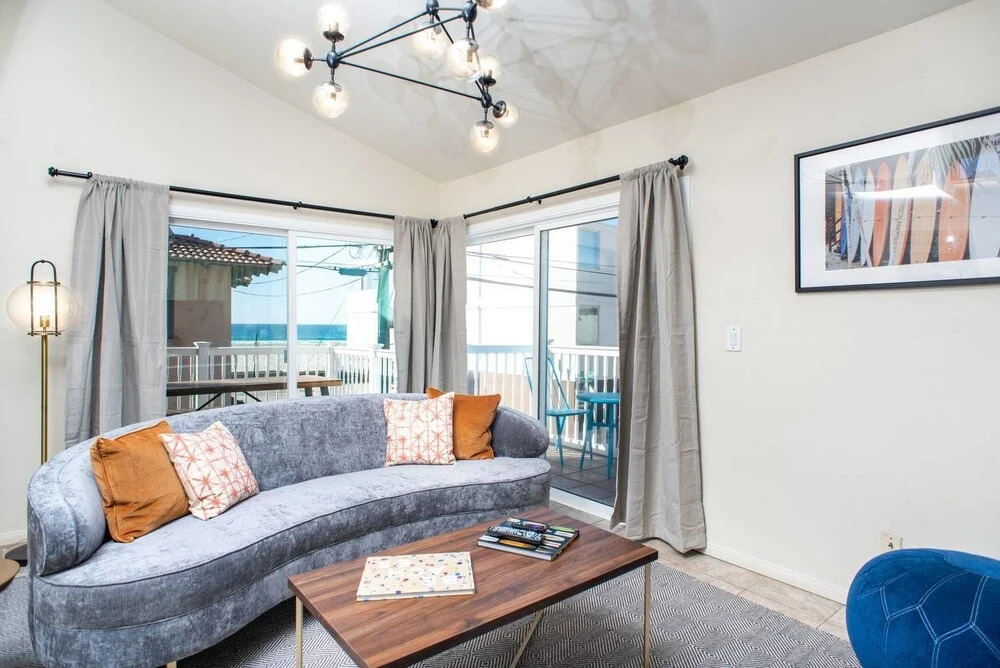 Charming 5br/3.5ba Mission Beach Home by Domio