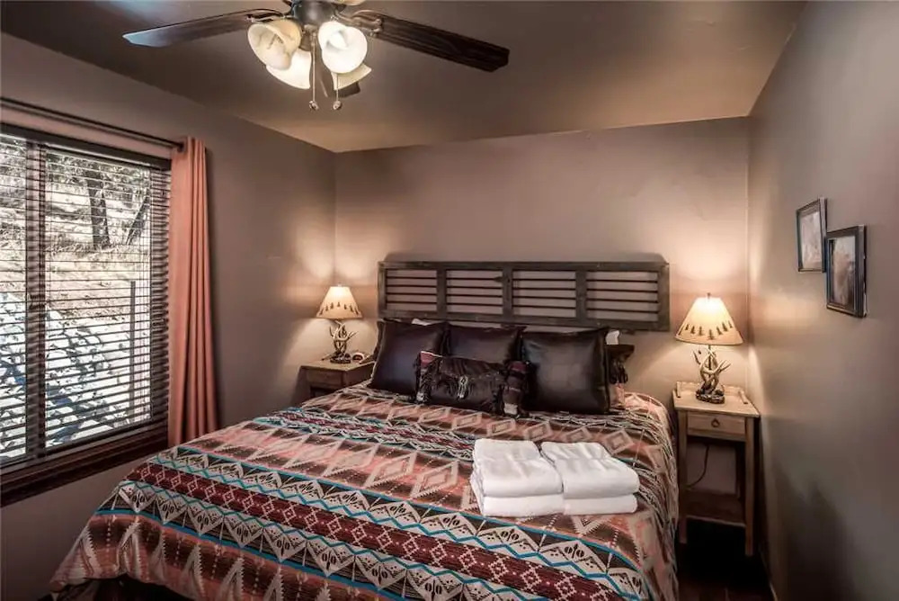 Fifth Dimension - Two Bedroom Cabin with Hot Tub