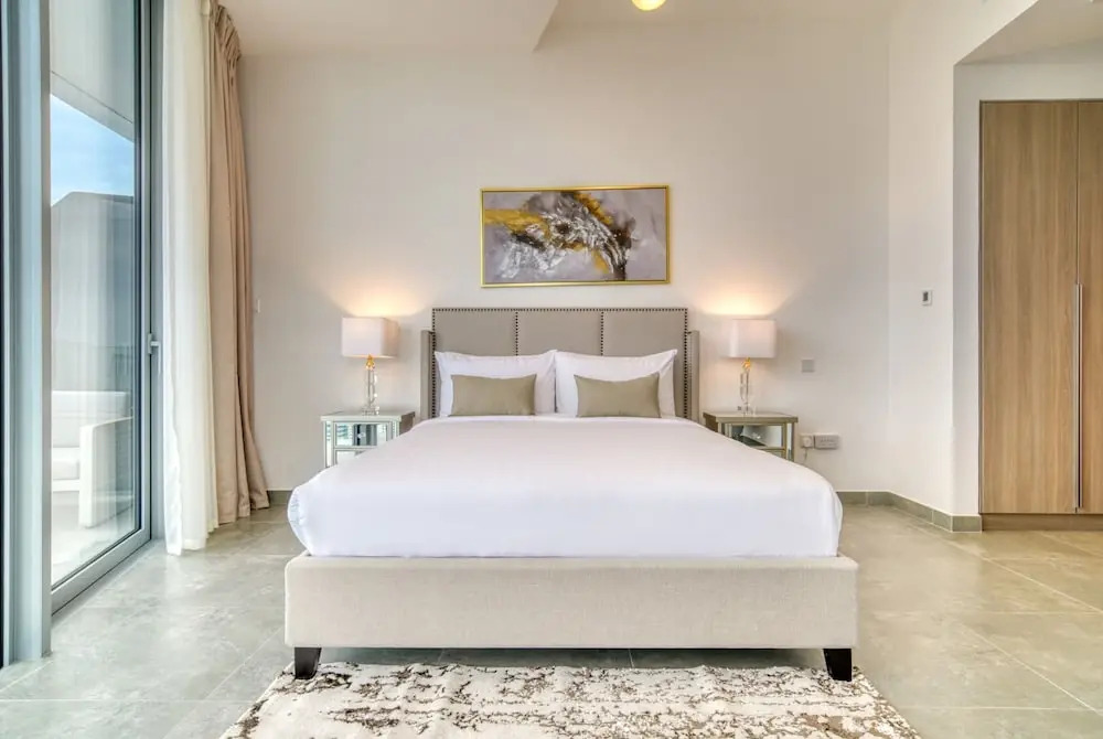 Elegant 2BR w Breathtaking Marina Balcony