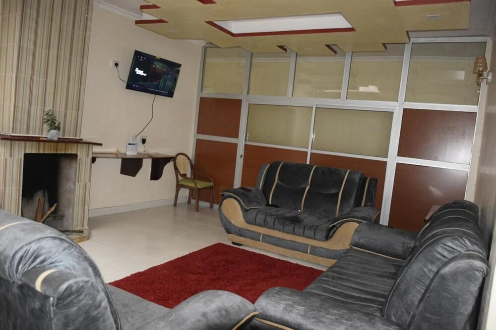 Yaris Guest House M&M