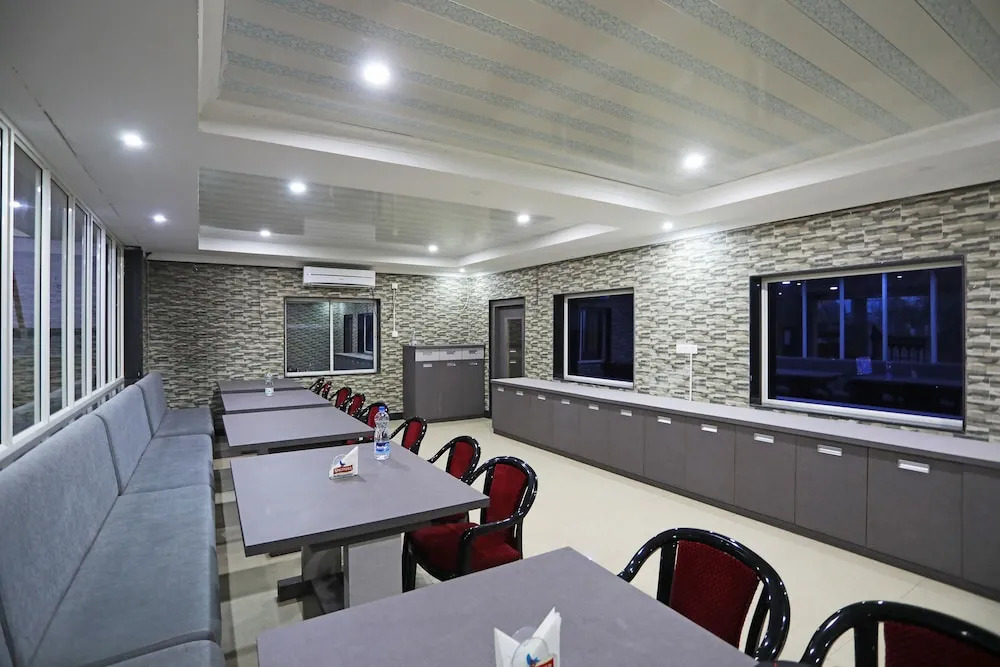 OYO 24971 Hotel South City