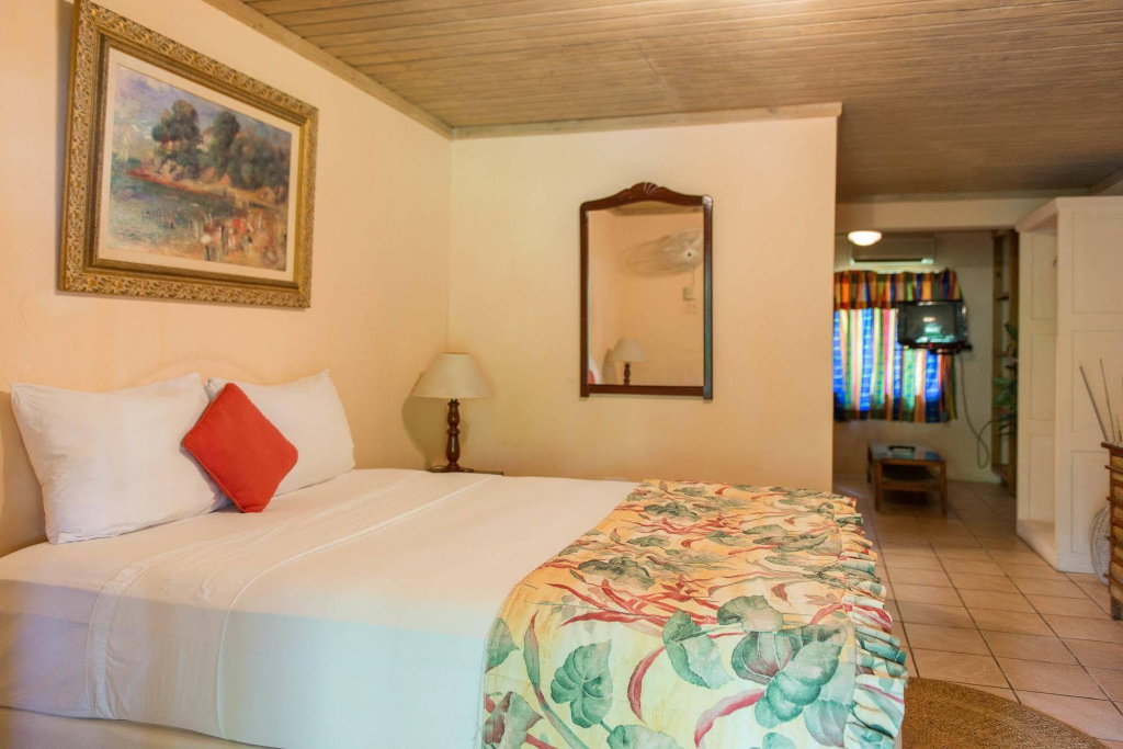 4 BR Oceanfront Family Villa - Ocho Rios