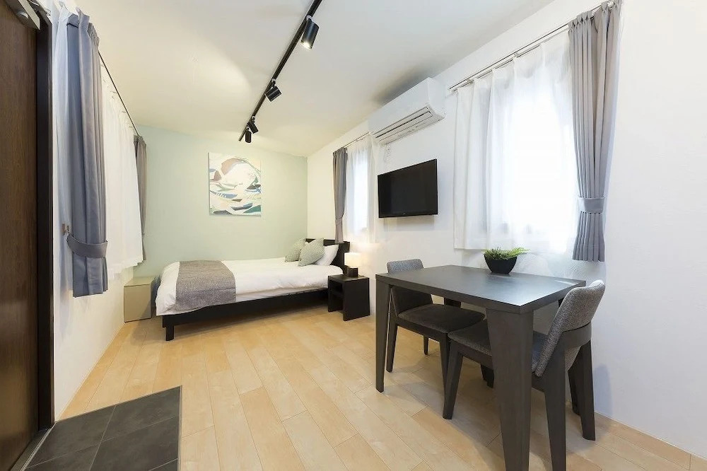 B3  Maison Philippe Shitaya 302