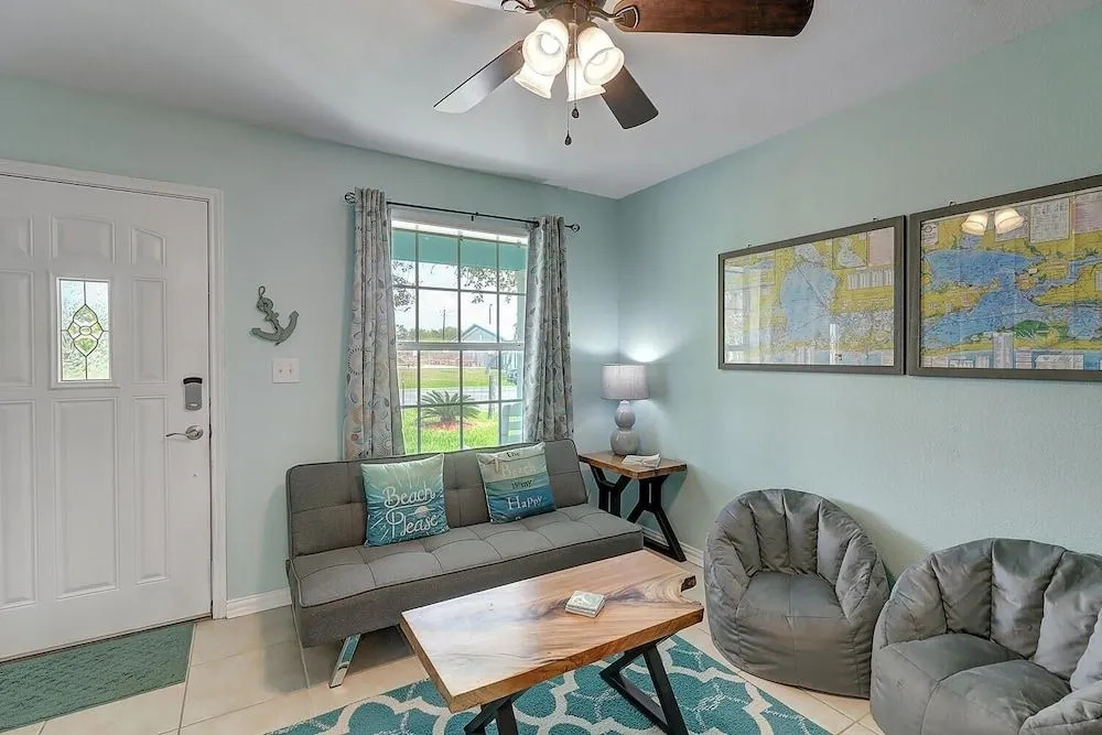 Fisherman's Inn 2 Bedroom Home by RedAwning